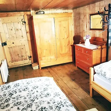 Chalet Charmantes Im Dorf Mulegns